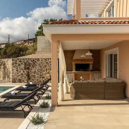 Allegra Villa *